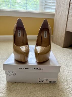 Steve Madden Women’s Nude Patent Platform Pumps - Blush Size 6.5